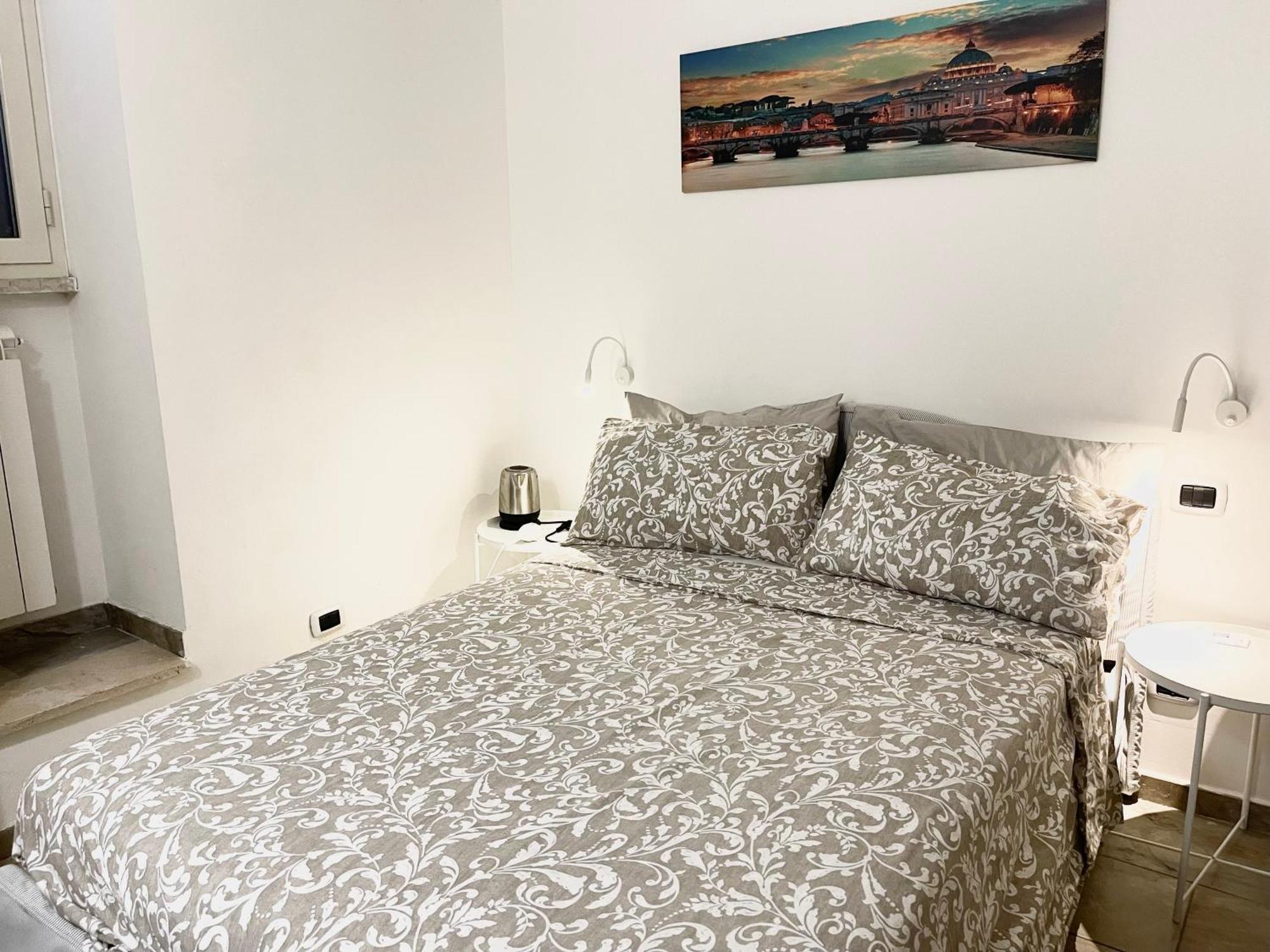 Near San Giovanni Colosseum Homestay